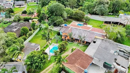 Fazenda/Sítio com 3 Quartos à venda, 200m² no Centro, Embu-Guaçu