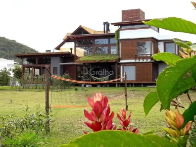 Casa com 3 Quartos à venda, 201m² no Rio Tavares, Florianópolis