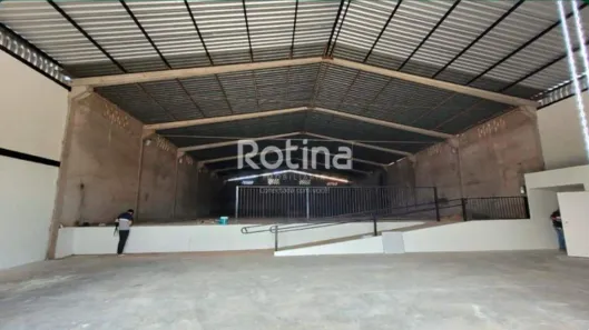 Galpão/Depósito/Armazém à venda, 800m² no Nossa Senhora das Graças, Uberlândia