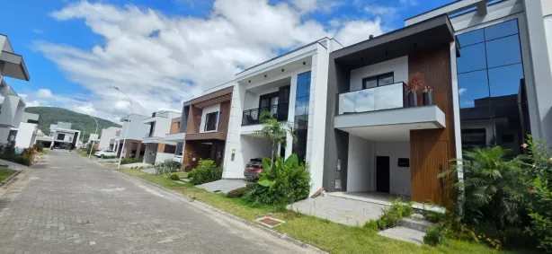 Casa de Condomínio com 3 Quartos para alugar, 150m² no Beira Rio, Biguaçu