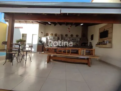 Casa com 3 Quartos à venda, 210m² no Alto Umuarama, Uberlândia