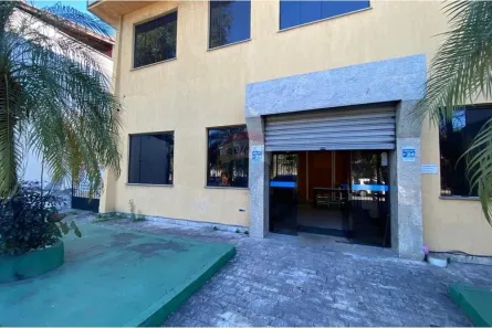 Prédio Comercial para alugar, 646m² no Bangu, Rio de Janeiro