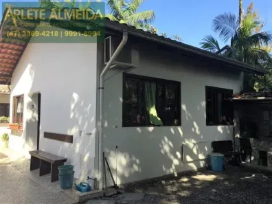 Casa com 2 Quartos para alugar, 35m² no Centro, Porto Belo