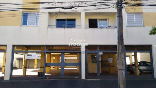 Apartamento com 3 Quartos para alugar, 80m² no Martins, Uberlândia