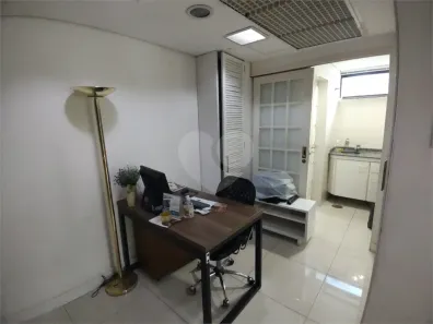 Sala Comercial à venda, 50m² no Moema, São Paulo