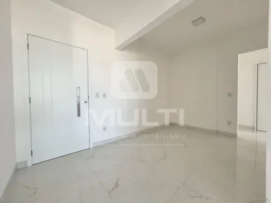 Apartamento com 2 Quartos para alugar, 70m² no Santa Mônica, Uberlândia