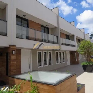 Sobrado com 3 Quartos à venda, 272m² no Santo Inácio, Curitiba