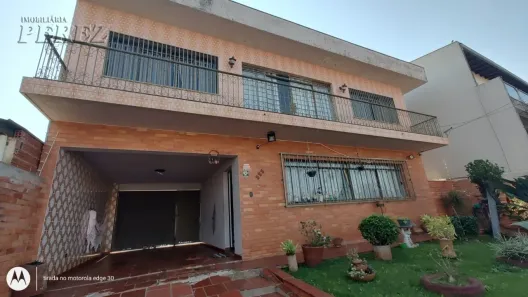 Sobrado com 4 Quartos à venda, 226m² no Califórnia, Londrina