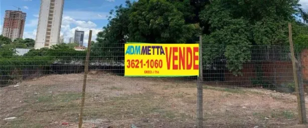 Lote/Terreno à venda, 700m² no Centro-Norte, Cuiabá