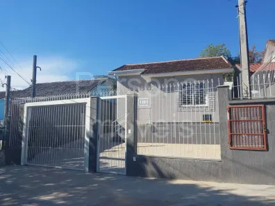 Casa com 2 Quartos para alugar, 50m² no Jardim Carvalho, Porto Alegre
