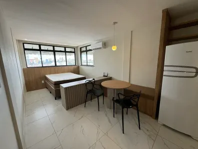 Apartamento com 1 Quarto para alugar, 30m² no Candelária, Natal