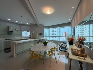 Apartamento com 3 Quartos à venda, 130m² no Centro, Balneário Camboriú