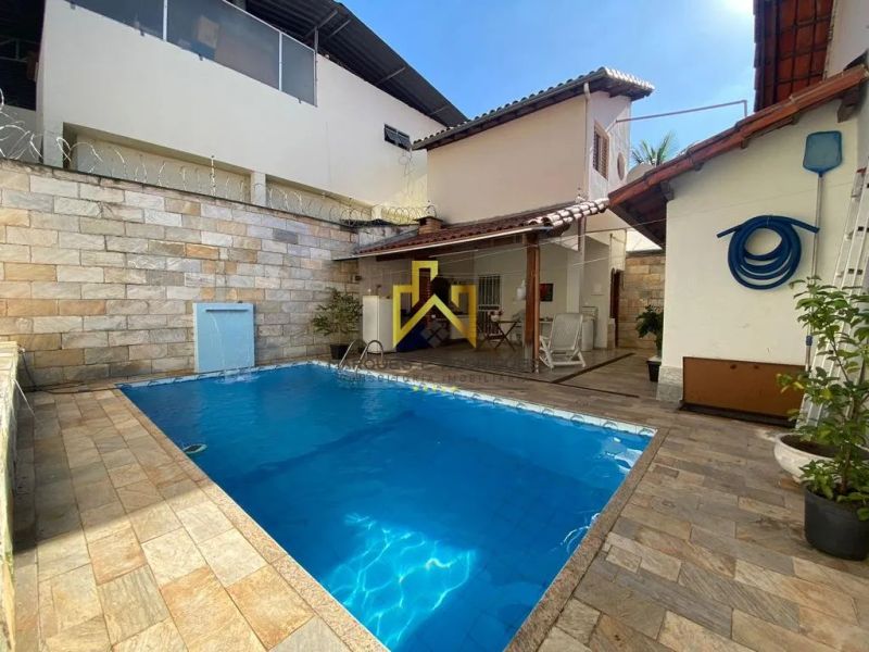 Casa com 5 quartos — Planalto, Belo Horizonte