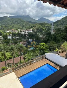Casa de Condomínio com 5 Quartos à venda, 700m² no Centro, Petrópolis