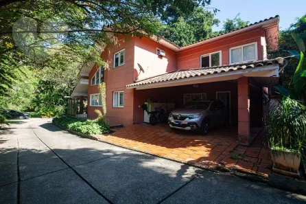 Casa com 4 Quartos à venda, 280m² no Pendotiba, Niterói