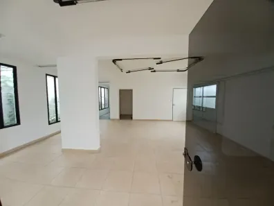 Prédio Comercial para alugar, 724m² no Parque das Nações, Santo André