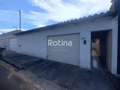 Casa com 3 Quartos para alugar, 160m² no Jardim Europa, Uberlândia