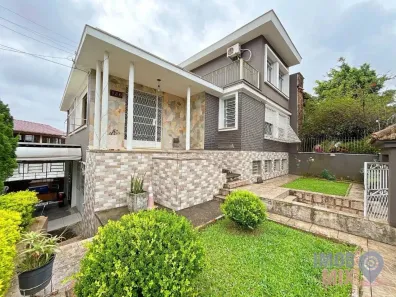 Casa com 4 Quartos à venda, 283m² no Passo da Areia, Porto Alegre