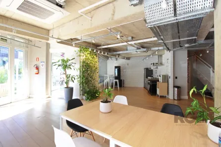 Ponto Comercial para alugar, 190m² no Santa Cecília, Porto Alegre
