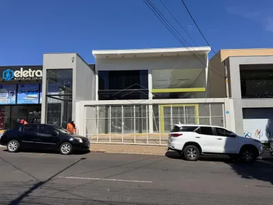 Prédio Comercial para alugar, 242m² no Centro, Bauru