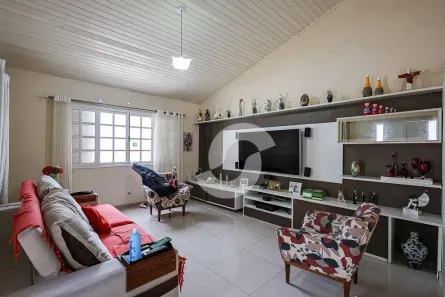 Casa com 4 Quartos à venda, 235m² no Marazul, Niterói