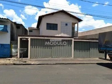 com 8 Quartos para alugar, 64m² no Custódio Pereira, Uberlândia
