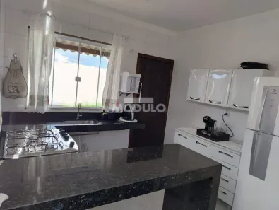 Casa com 3 Quartos à venda, 95m² no Jardim Ipanema, Uberlândia
