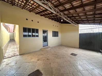 Casa com 3 Quartos para alugar, 125m² no Samambaia Norte, Brasília