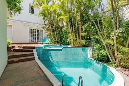 Casa com 4 Quartos à venda, 243m² no Vila Romana, São Paulo