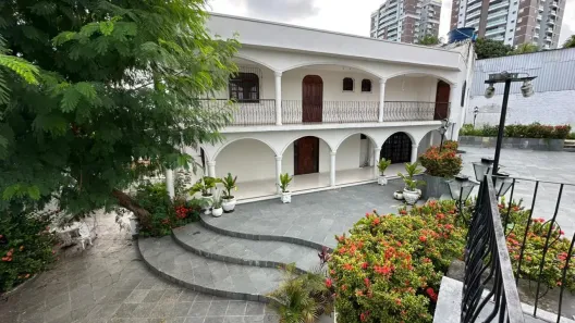 Imóvel Comercial com 5 Quartos para alugar, 900m² no Dom Pedro I, Manaus