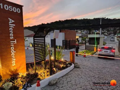 Casa de Condomínio com 3 Quartos à venda, 84m² no Várzea das Moças, São Gonçalo