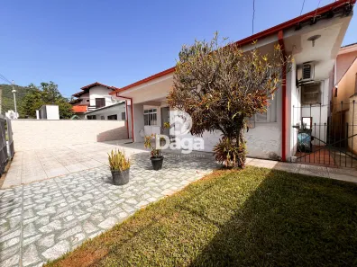 Casa com 3 Quartos à venda, 180m² no Itacorubi, Florianópolis