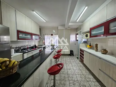 Casa de Condomínio com 2 Quartos para alugar, 210m² no Balneário Forest, Caraguatatuba
