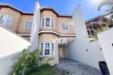 Sobrado com 3 Quartos à venda, 136m² no Água Verde, Blumenau