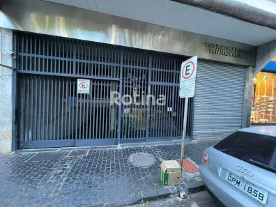 Apartamento com 3 Quartos para alugar, 160m² no Centro, Uberlândia