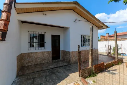Casa com 2 Quartos para alugar, 64m² no Harmonia, Canoas