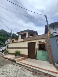 Casa com 3 Quartos à venda, 163m² no São Benedito, Nova Iguaçu