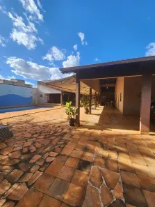 Casa com 4 Quartos à venda, 257m² no Residencial Alice Barbosa, Goiânia