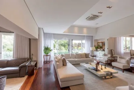 Casa com 4 Quartos para alugar, 1000m² no Vila Assunção, Porto Alegre