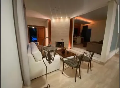 Casa de Condomínio com 3 Quartos à venda, 250m² no Aclimação, Uberlândia