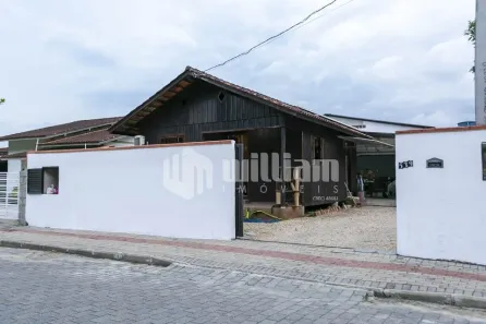 Casa com 2 Quartos à venda, 230m² no Centro 1, Guabiruba