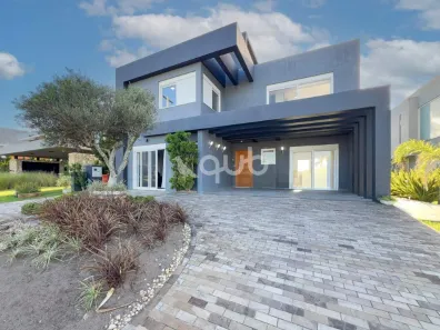Sobrado com 6 Quartos à venda, 308m² no XANGRI-LÁ, Xangri-lá