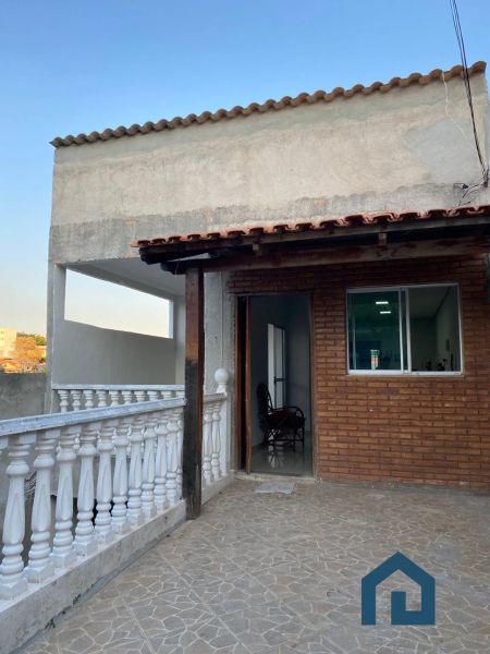 Casa com 3 quartos — Santa Mônica, Belo Horizonte