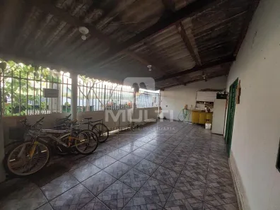Casa com 3 Quartos à venda, 180m² no Laranjeiras, Uberlândia