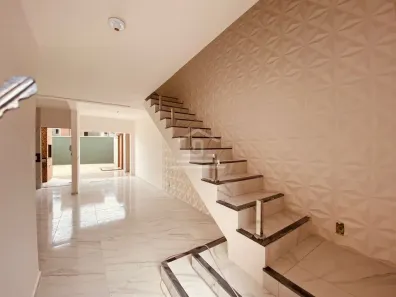 Sobrado com 3 Quartos à venda, 110m² no Autódromo, Eusébio