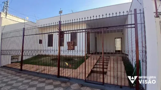 Casa com 3 Quartos para alugar, 187m² no São Benedito, Uberaba