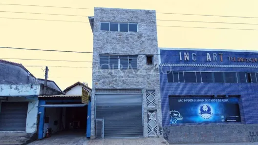 com 2 Quartos para alugar, 300m² no São João, Jacareí