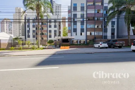 Apartamento com 3 Quartos para alugar, 139m² no Centro, Curitiba