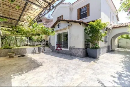 Casa de Condomínio com 3 Quartos à venda, 300m² no Pacaembu, São Paulo