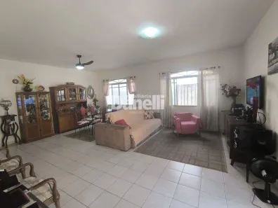 Casa com 3 Quartos à venda, 182m² no Campos Elíseos, Taubaté